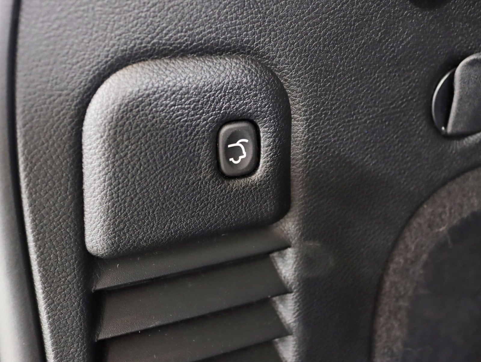 2019 Jeep Grand Cherokee Altitude 2 Owner Nav Back Up Camera Roof Leather Seats Loaded