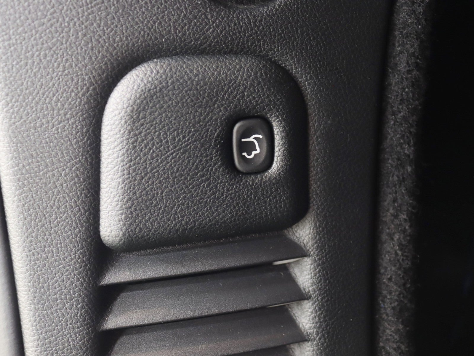 2018 Dodge Durango SRT 392 1 Owner Tech Pkg Roof Rear Entertainment Leather Buckets Loaded