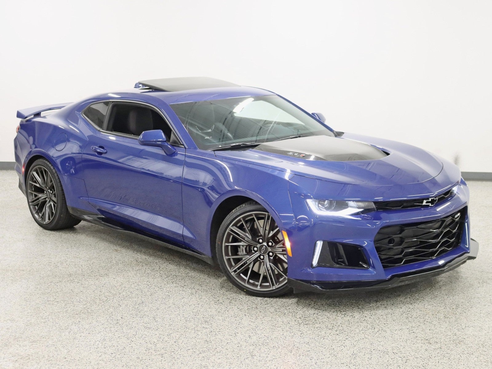 2024 Chevrolet Camaro ZL1 CARBON FIBER HOOD SCOOP SUNROOF 6SPD NEW TIRES