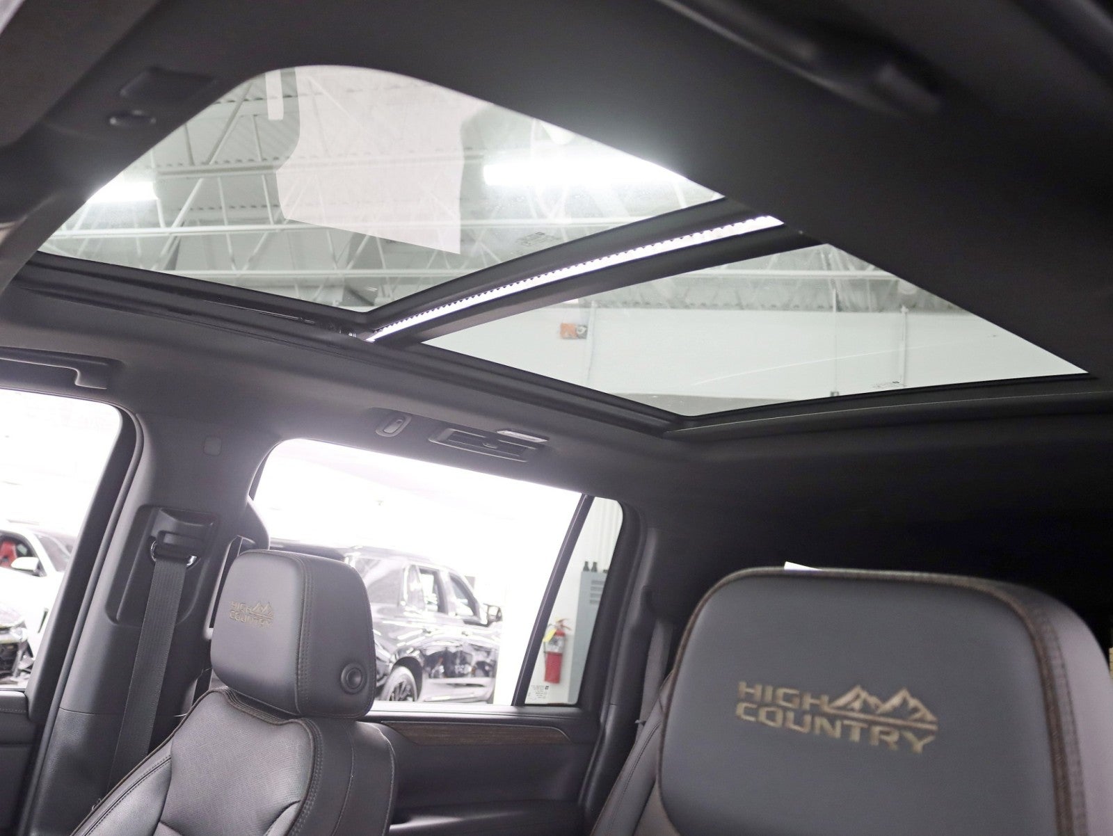 2021 Chevrolet Suburban High Country 1 Owner Premium Pkg Nav Back Up Camera Loaded