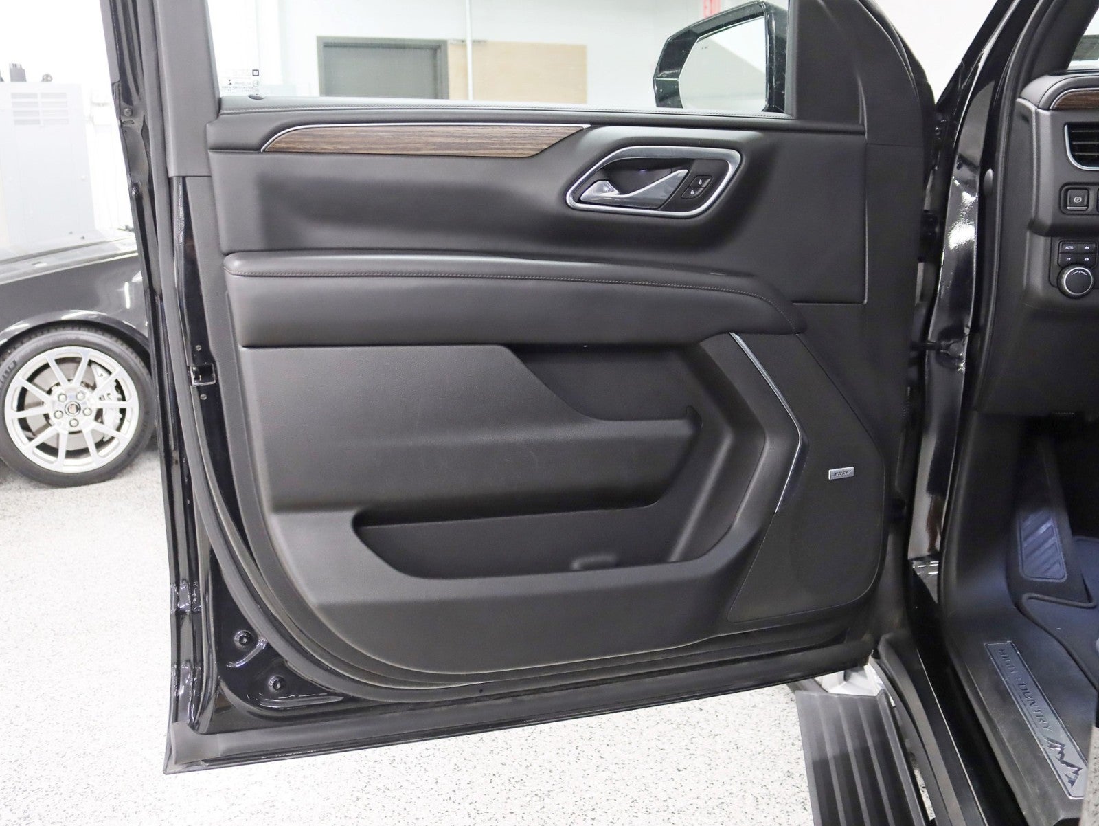 2021 Chevrolet Suburban High Country 1 Owner Premium Pkg Nav Back Up Camera Loaded