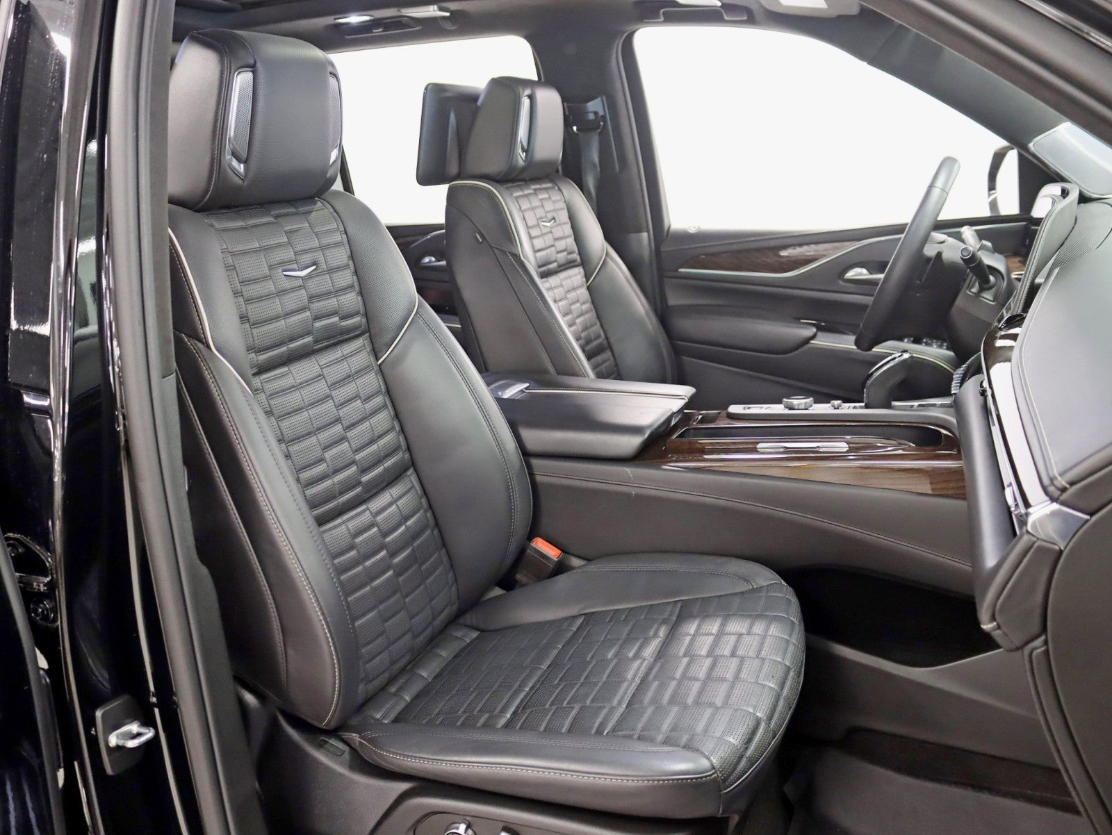 2023 Cadillac Escalade 4WD Sport Platinum 1 Owner Onyx Pkg Super Cruise Night Vision Power Boards MSRP Over $121k