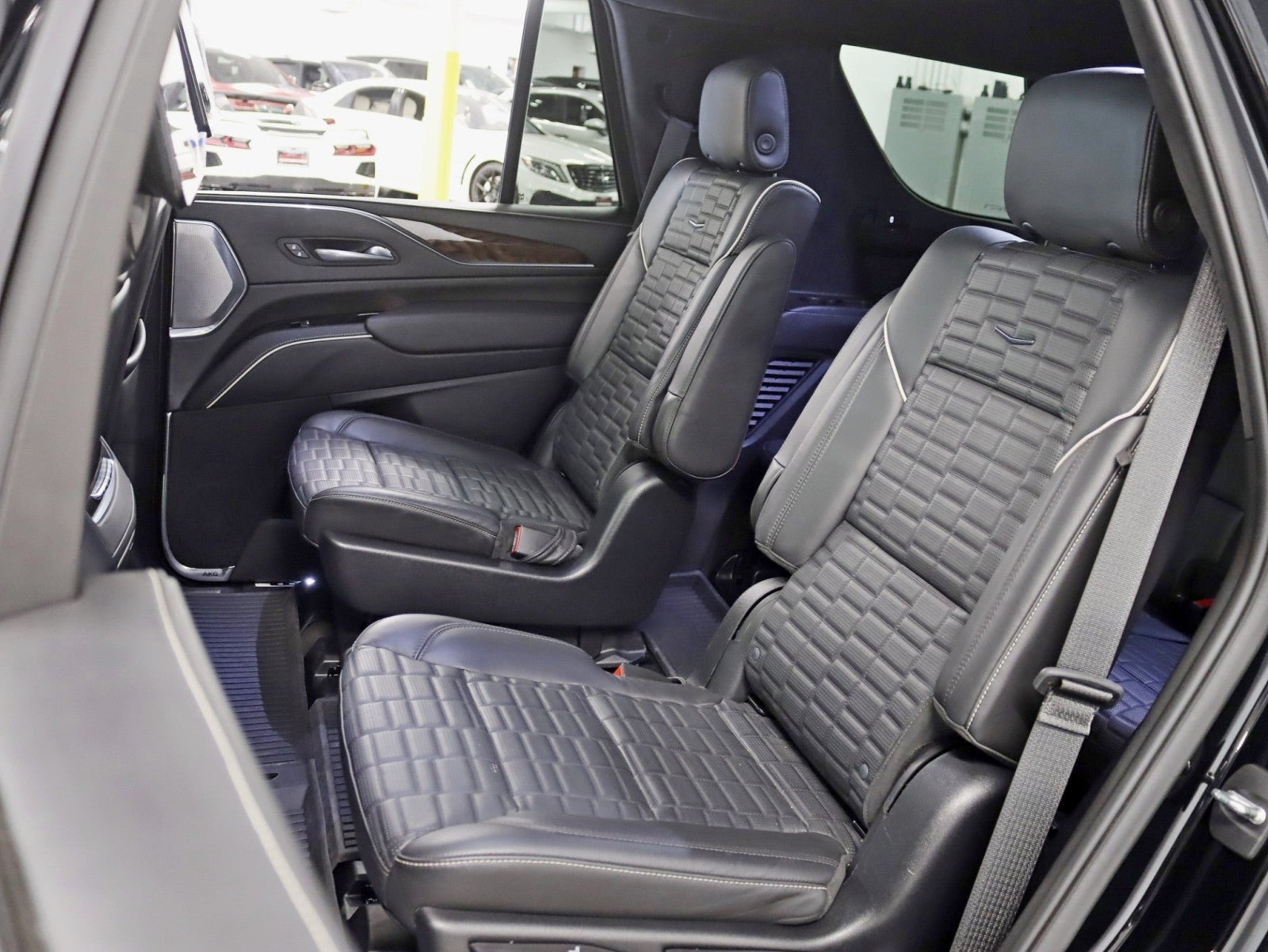 2023 Cadillac Escalade 4WD Sport Platinum 1 Owner Onyx Pkg Super Cruise Night Vision Power Boards MSRP Over $121k