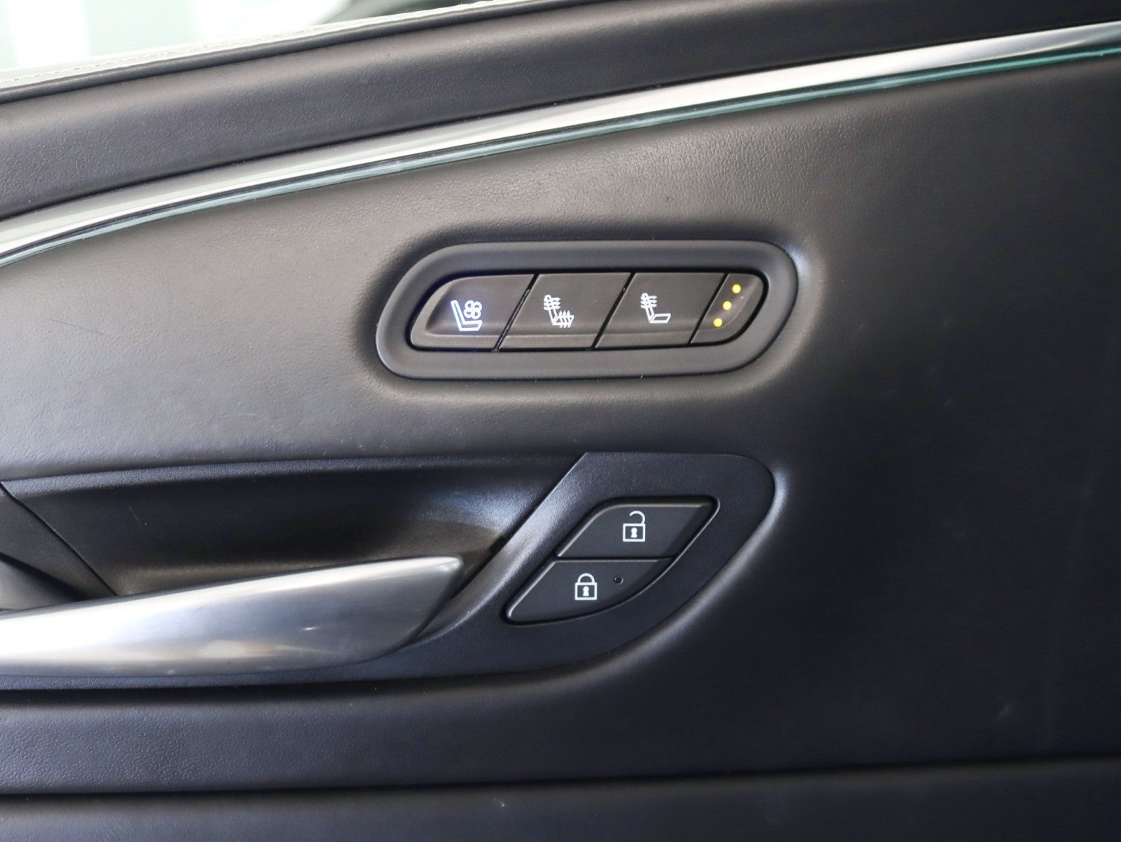 2023 Cadillac Escalade 4WD Sport Platinum 1 Owner Onyx Pkg Super Cruise Night Vision Power Boards MSRP Over $121k