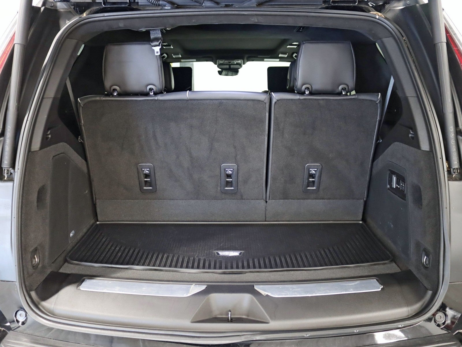 2023 Cadillac Escalade 4WD Sport Platinum 1 Owner Onyx Pkg Super Cruise Night Vision Power Boards MSRP Over $121k