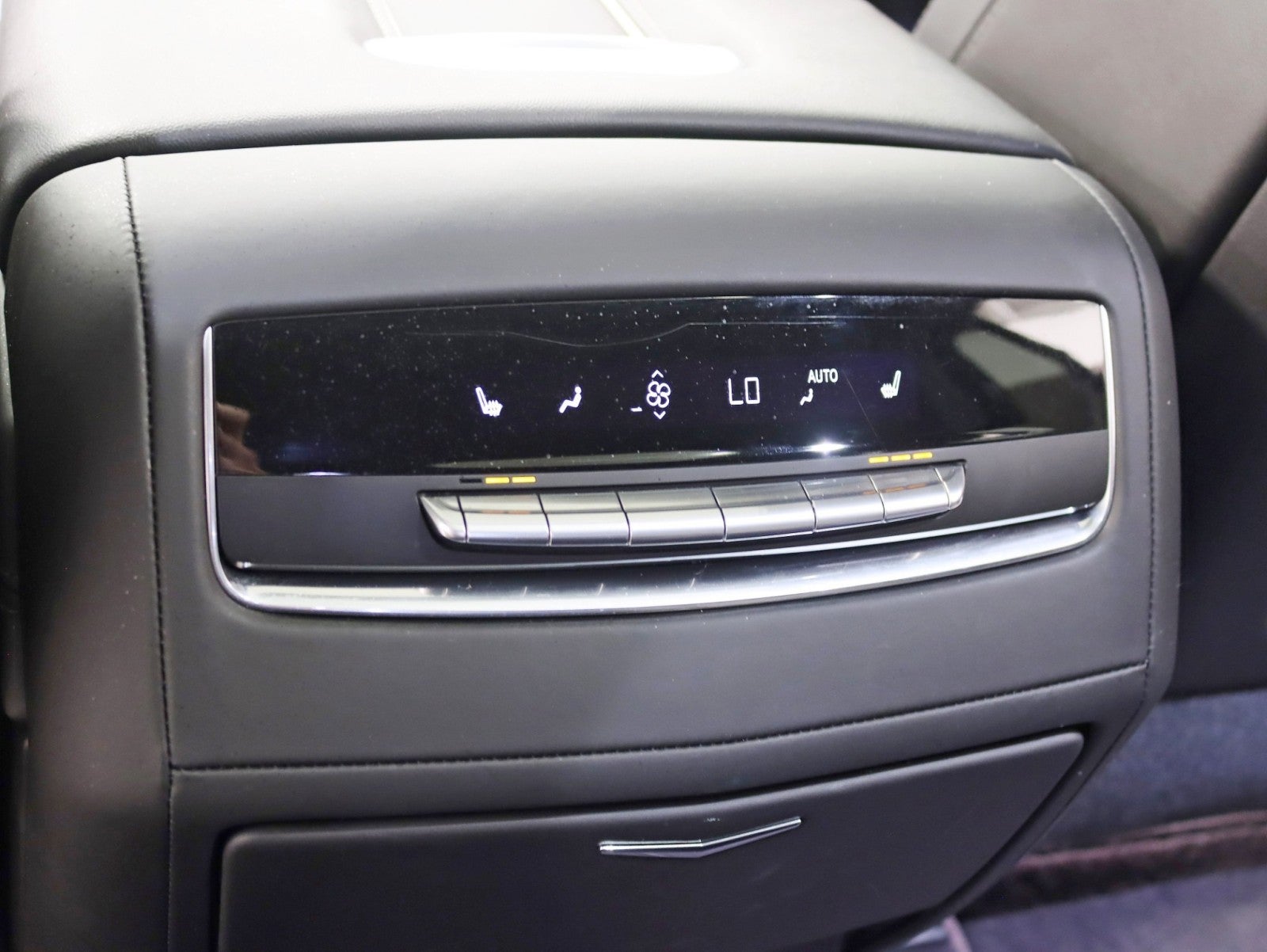 2025 Cadillac Escalade 4WD Sport Platinum 1 Owner Onyx Pkg Bucket seats Rear Entertainment Power Boards MSRP Over $127k Fully Loaded