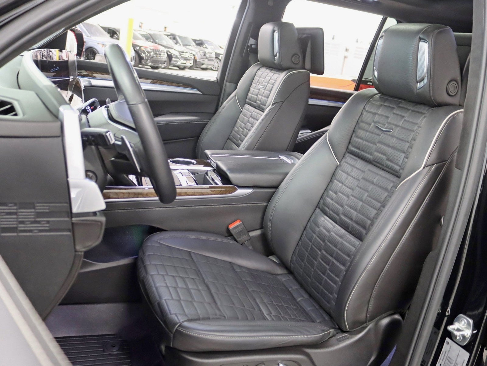 2025 Cadillac Escalade 4WD Sport Platinum 1 Owner Onyx Pkg Bucket seats Rear Entertainment Power Boards MSRP Over $127k Fully Loaded