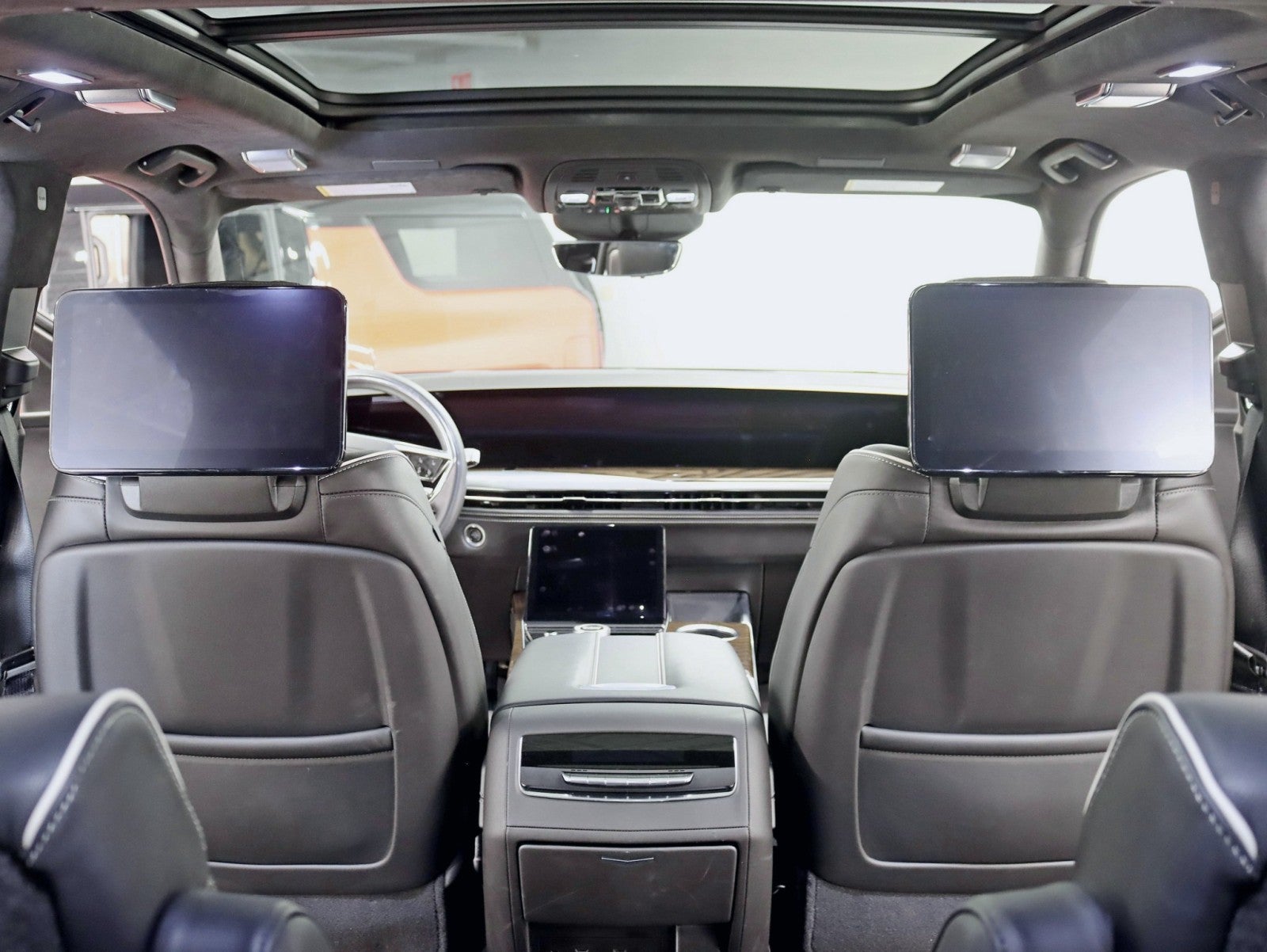 2025 Cadillac Escalade 4WD Sport Platinum 1 Owner Onyx Pkg Bucket seats Rear Entertainment Power Boards MSRP Over $127k Fully Loaded
