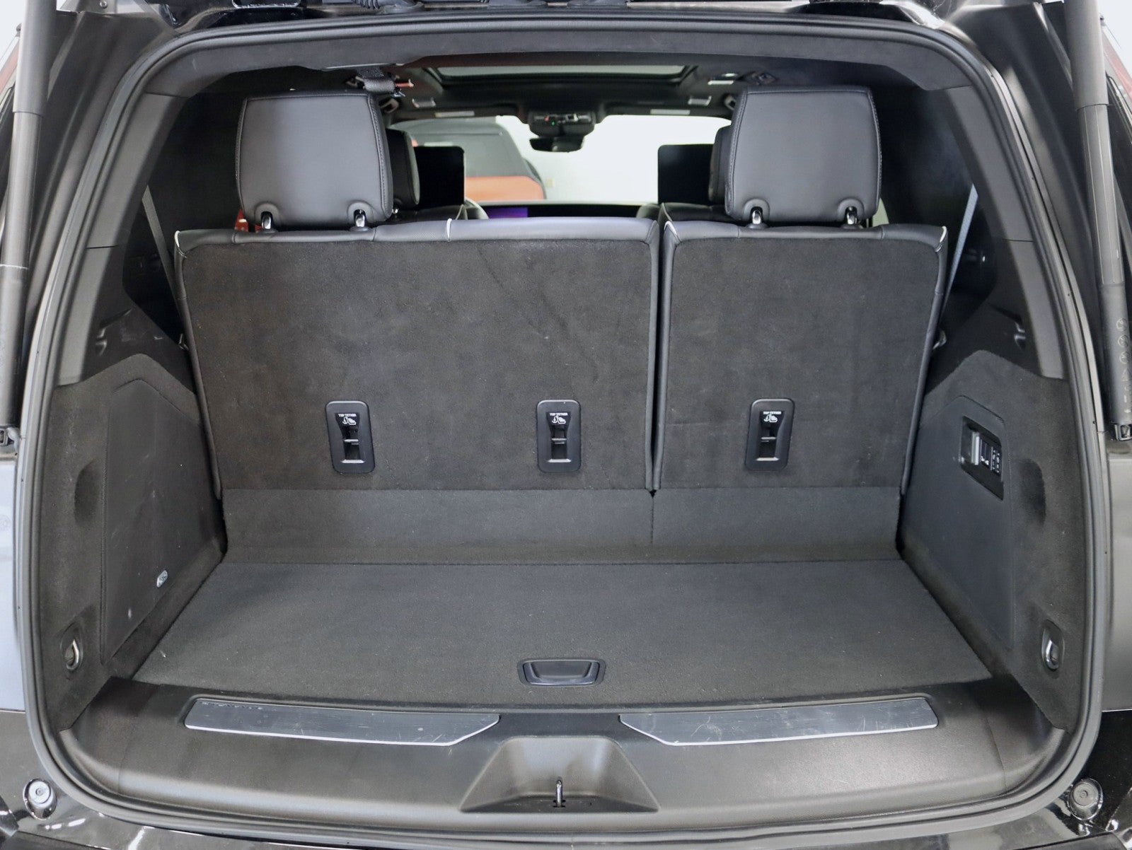 2025 Cadillac Escalade 4WD Sport Platinum 1 Owner Onyx Pkg Bucket seats Rear Entertainment Power Boards MSRP Over $127k Fully Loaded