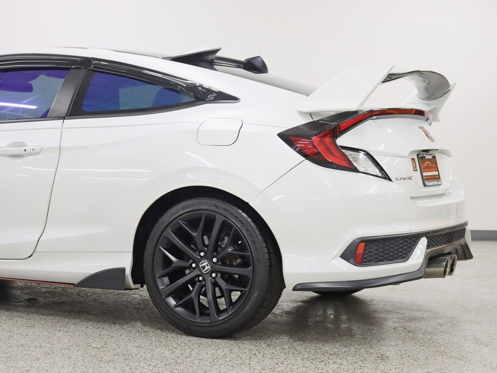 2020 Honda Civic Si Coupe Ground Effects Exhaust 6 speed Custom Seats Roof Back Up Camera Loaded