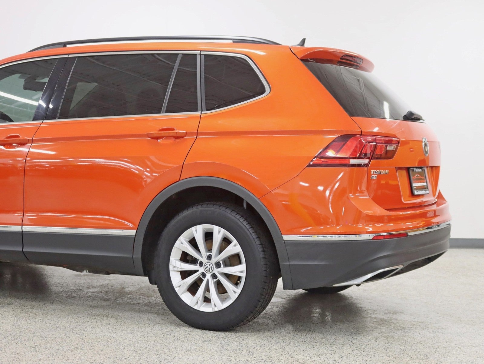 2018 Volkswagen Tiguan SE 7-Passenger Rear Camera Pano Roof