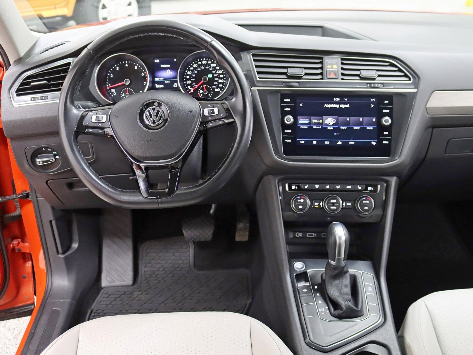 2018 Volkswagen Tiguan SE 7-Passenger Rear Camera Pano Roof