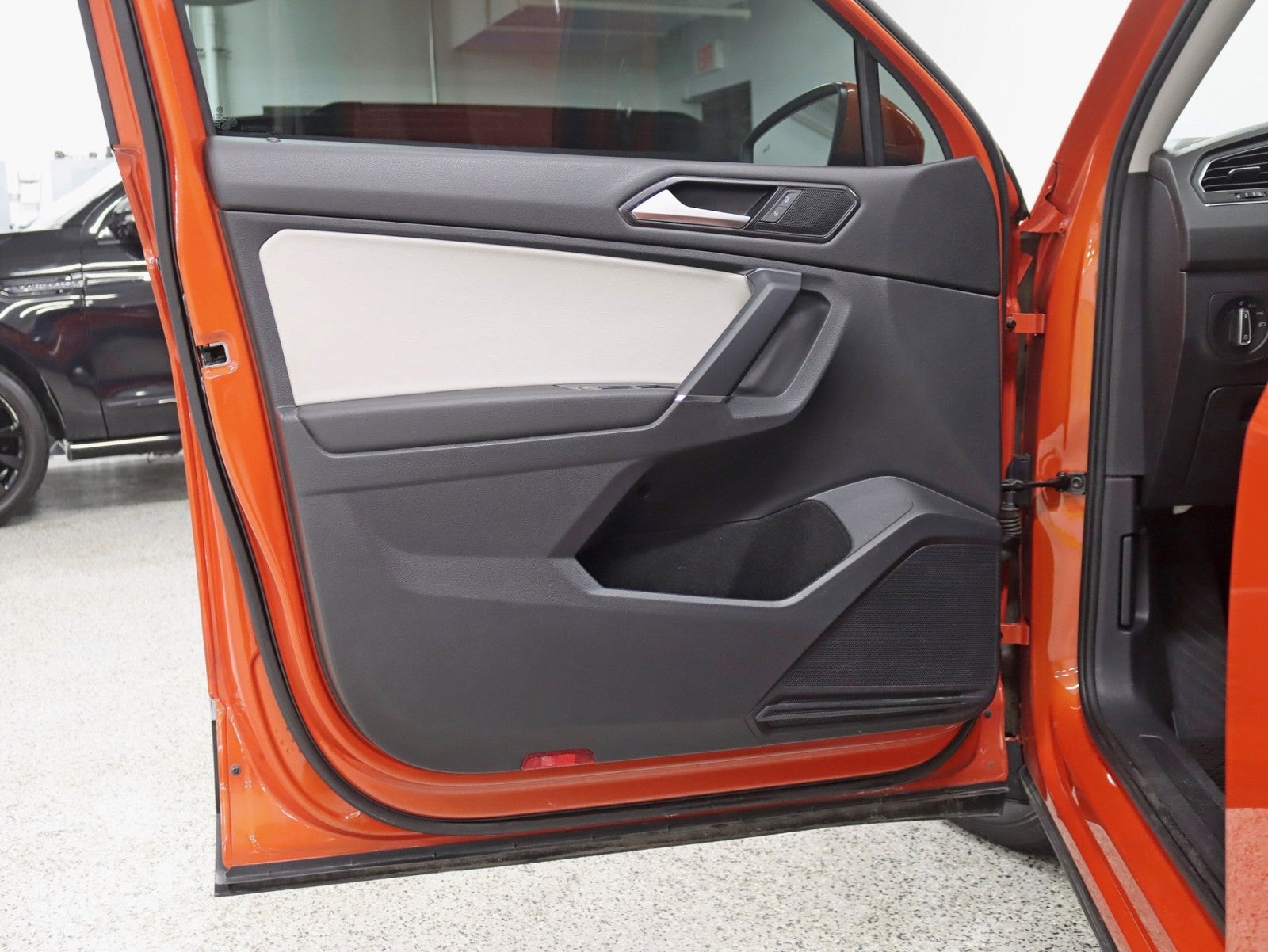 2018 Volkswagen Tiguan SE 7-Passenger Rear Camera Pano Roof