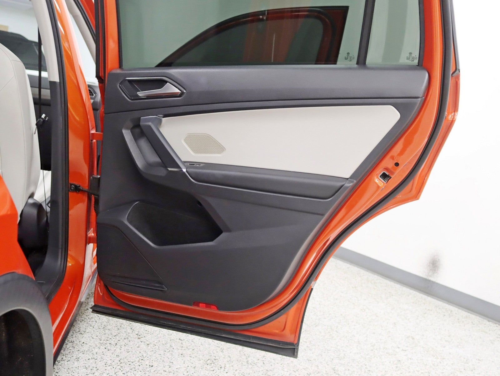 2018 Volkswagen Tiguan SE 7-Passenger Rear Camera Pano Roof