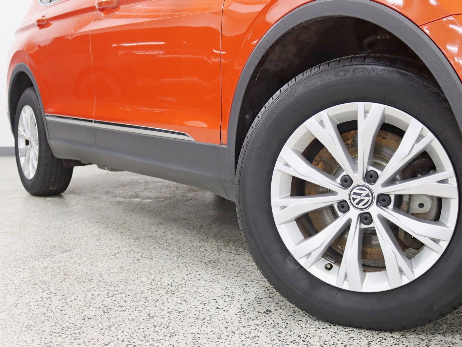 2018 Volkswagen Tiguan SE 7-Passenger Rear Camera Pano Roof