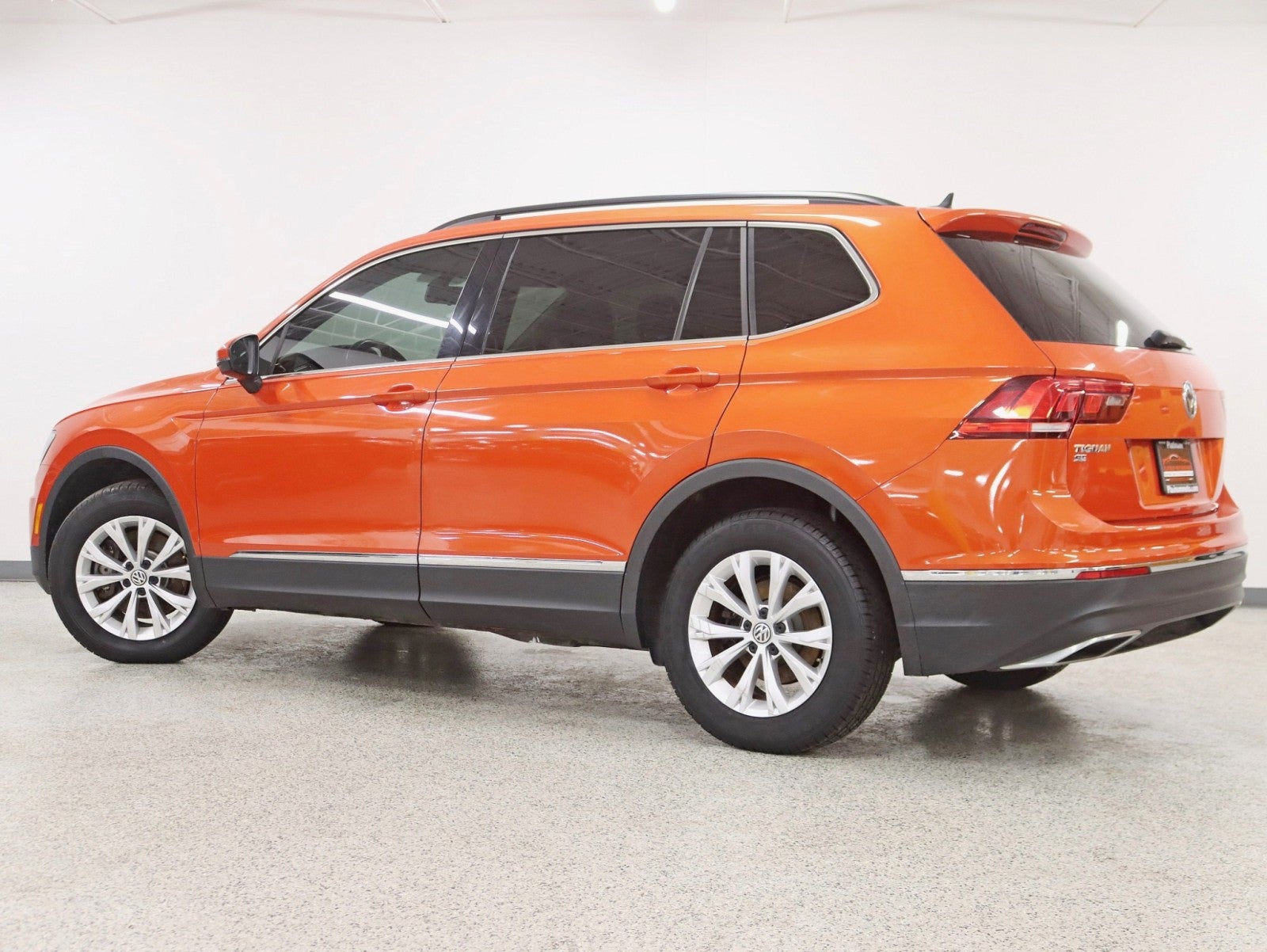 2018 Volkswagen Tiguan SE 7-Passenger Rear Camera Pano Roof