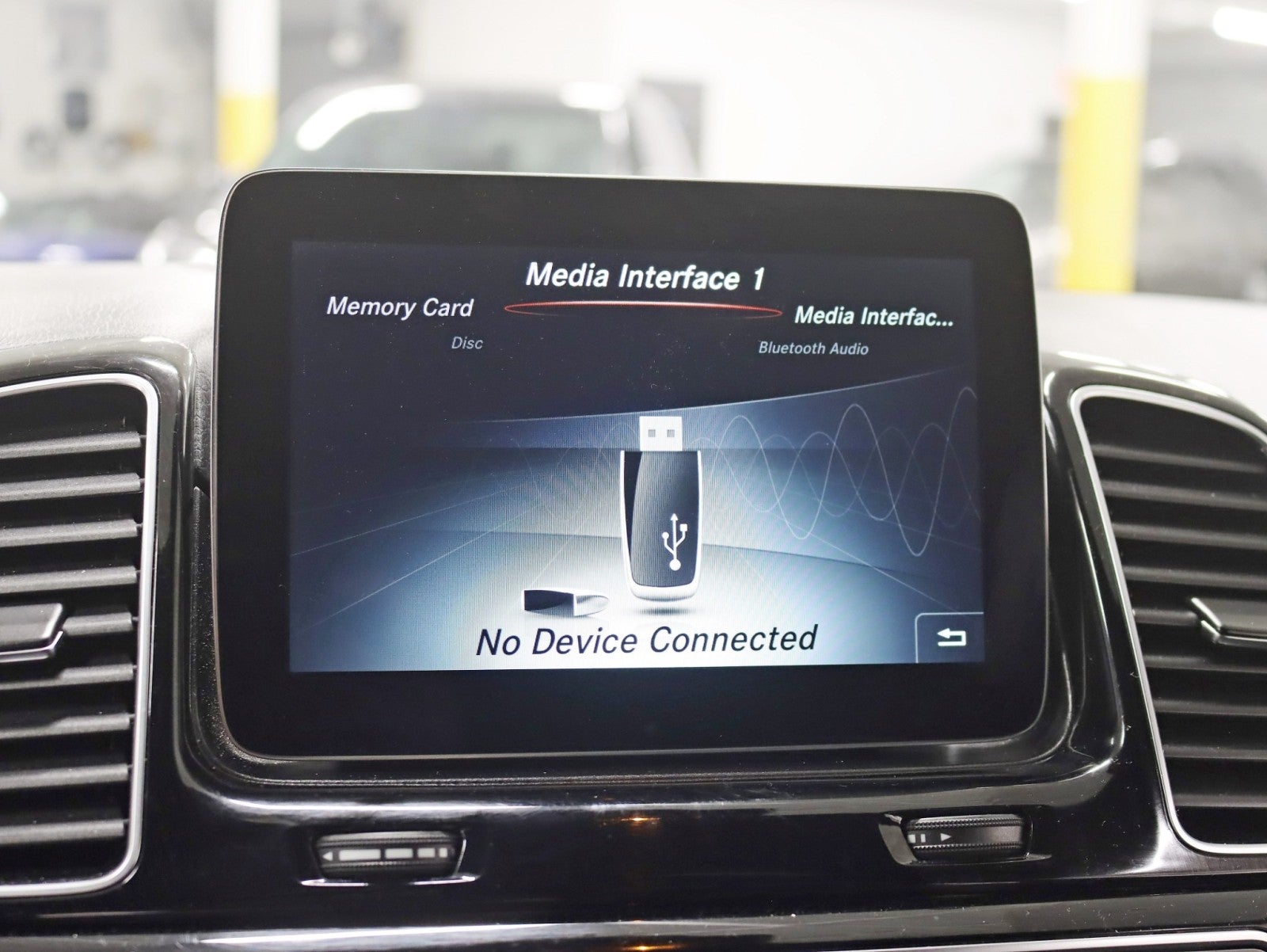 2016 Mercedes-Benz GLE 4MATIC® 2 Owner Premium Pkg Lane Tracking Pkg Nav Roof