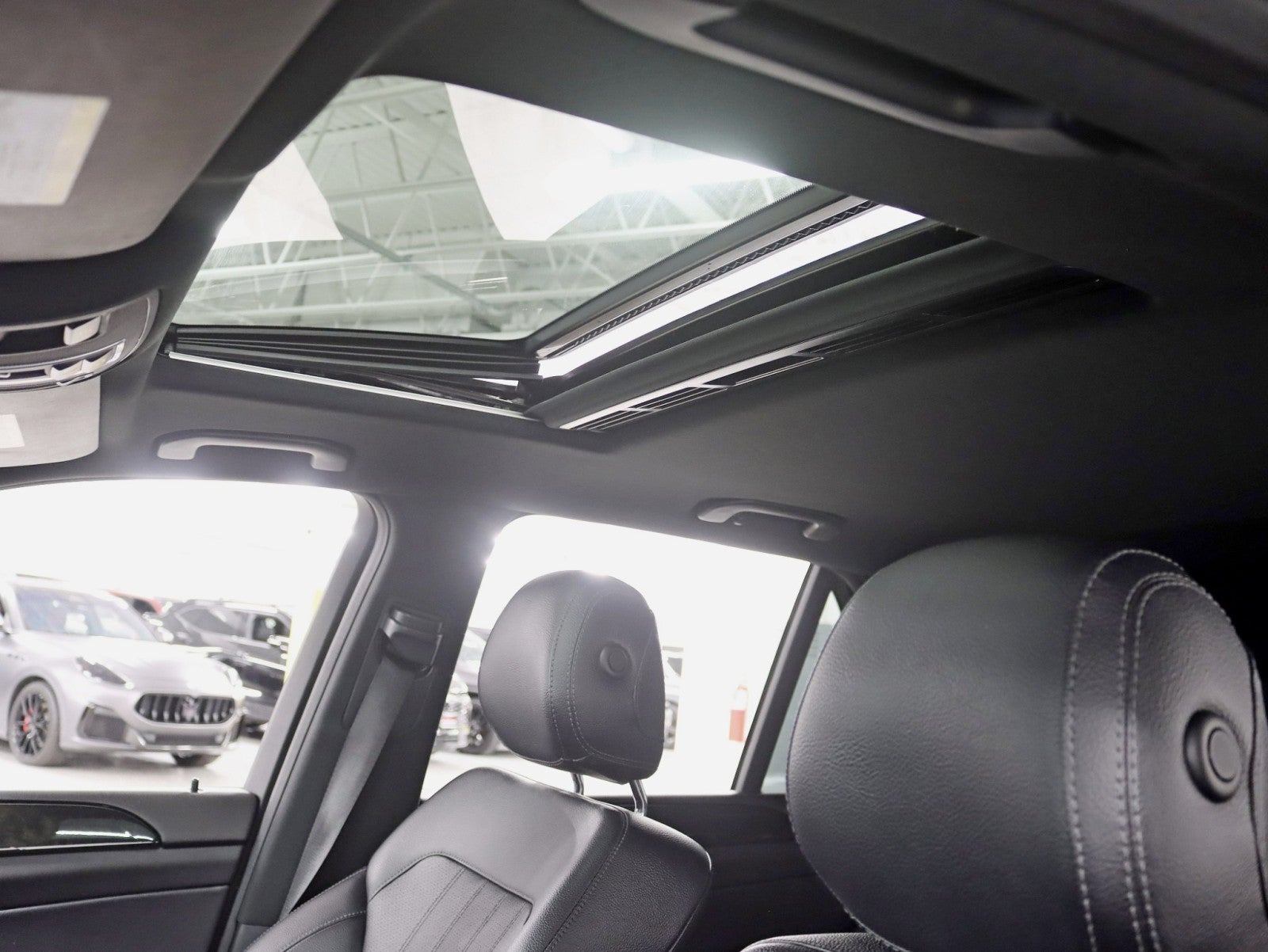 2016 Mercedes-Benz GLE 4MATIC® 2 Owner Premium Pkg Lane Tracking Pkg Nav Roof