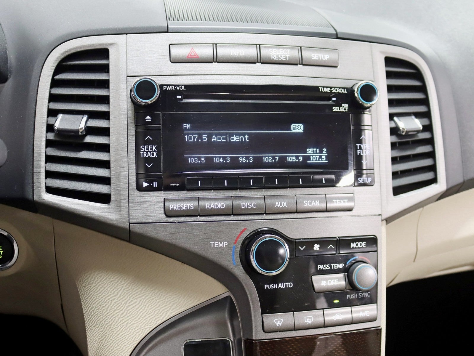 2010 Toyota Venza AWD 1 Owner Pano Rear Camera