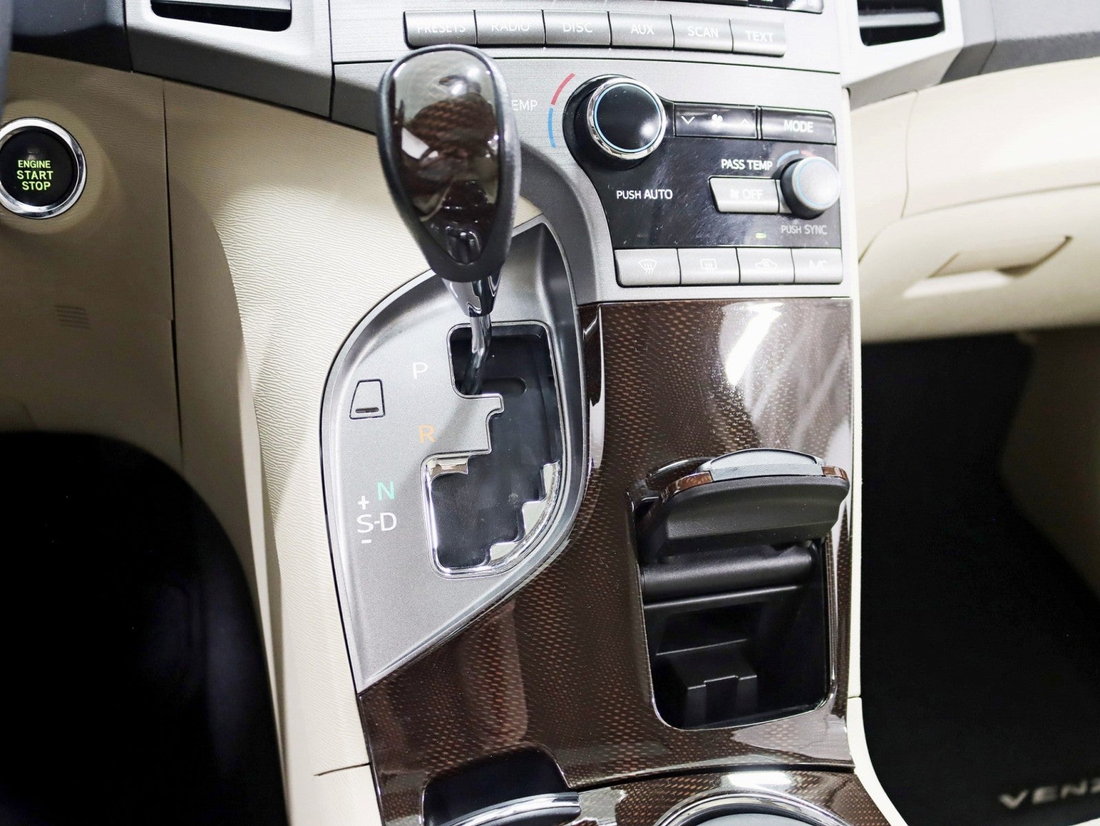 2010 Toyota Venza AWD 1 Owner Pano Rear Camera