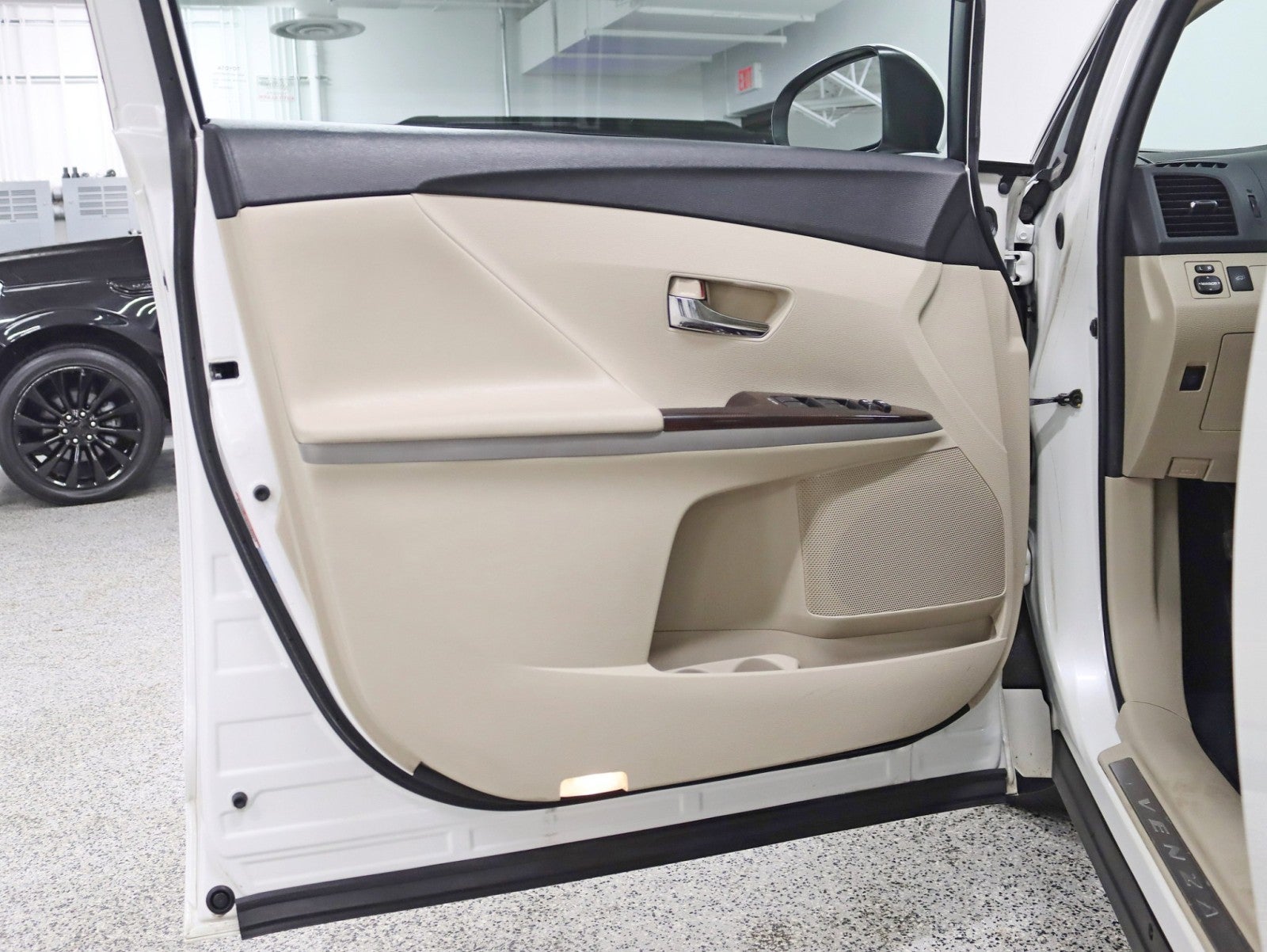 2010 Toyota Venza AWD 1 Owner Pano Rear Camera