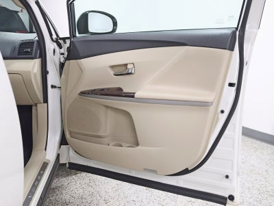 2010 Toyota Venza AWD 1 Owner Pano Rear Camera