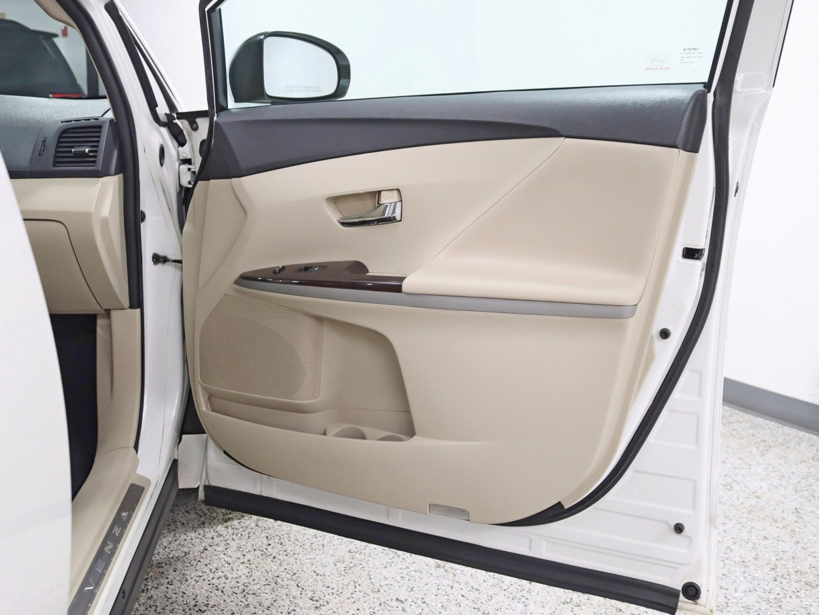 2010 Toyota Venza AWD 1 Owner Pano Rear Camera