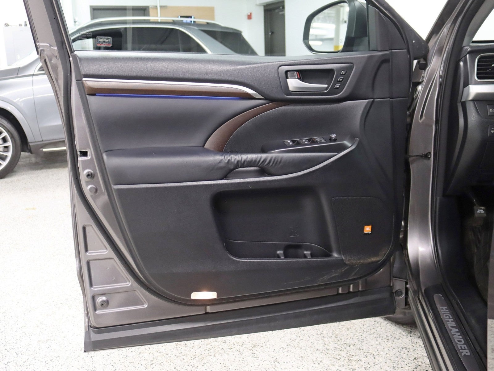 2014 Toyota Highlander Hybrid Limited 1 Owner Driver Tech Pkg Nav Rear Camera Rear TV Moonroof