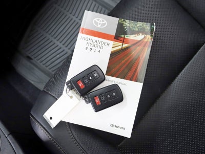 2014 Toyota Highlander Hybrid Limited 1 Owner Driver Tech Pkg Nav Rear Camera Rear TV Moonroof