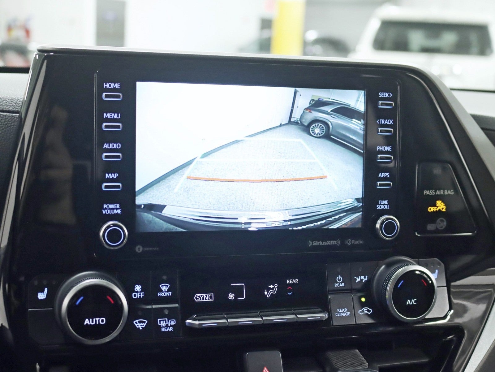 2020 Toyota Highlander XLE 1 Owner