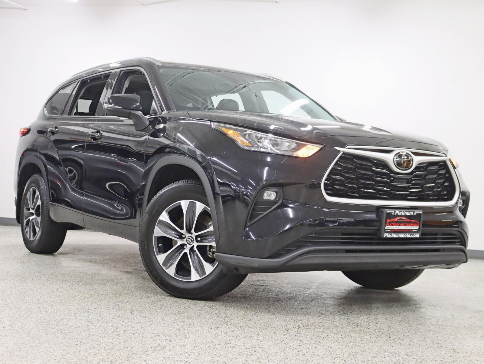 2020 Toyota Highlander XLE 1 Owner