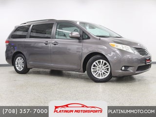 2013 Toyota Sienna XLE 1 Owner Roof Leather