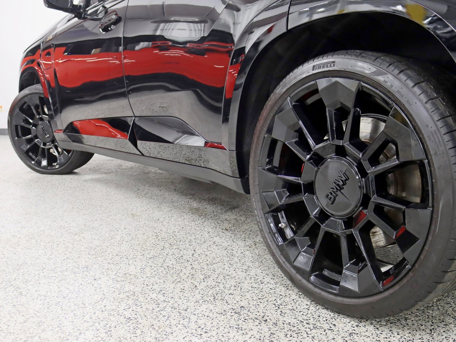 2023 BMW XM Cali Truck Best Color Combo Bowers & Wilkins Diamond Surround Fully Loaded