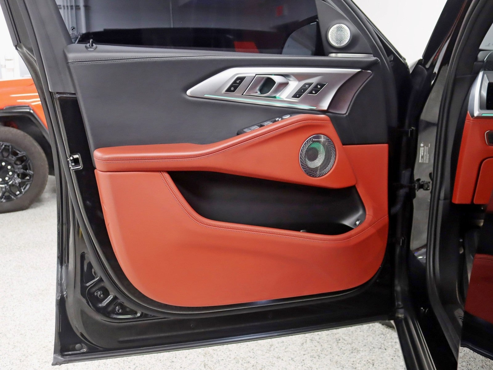 2023 BMW XM Cali Truck Best Color Combo Bowers & Wilkins Diamond Surround Fully Loaded