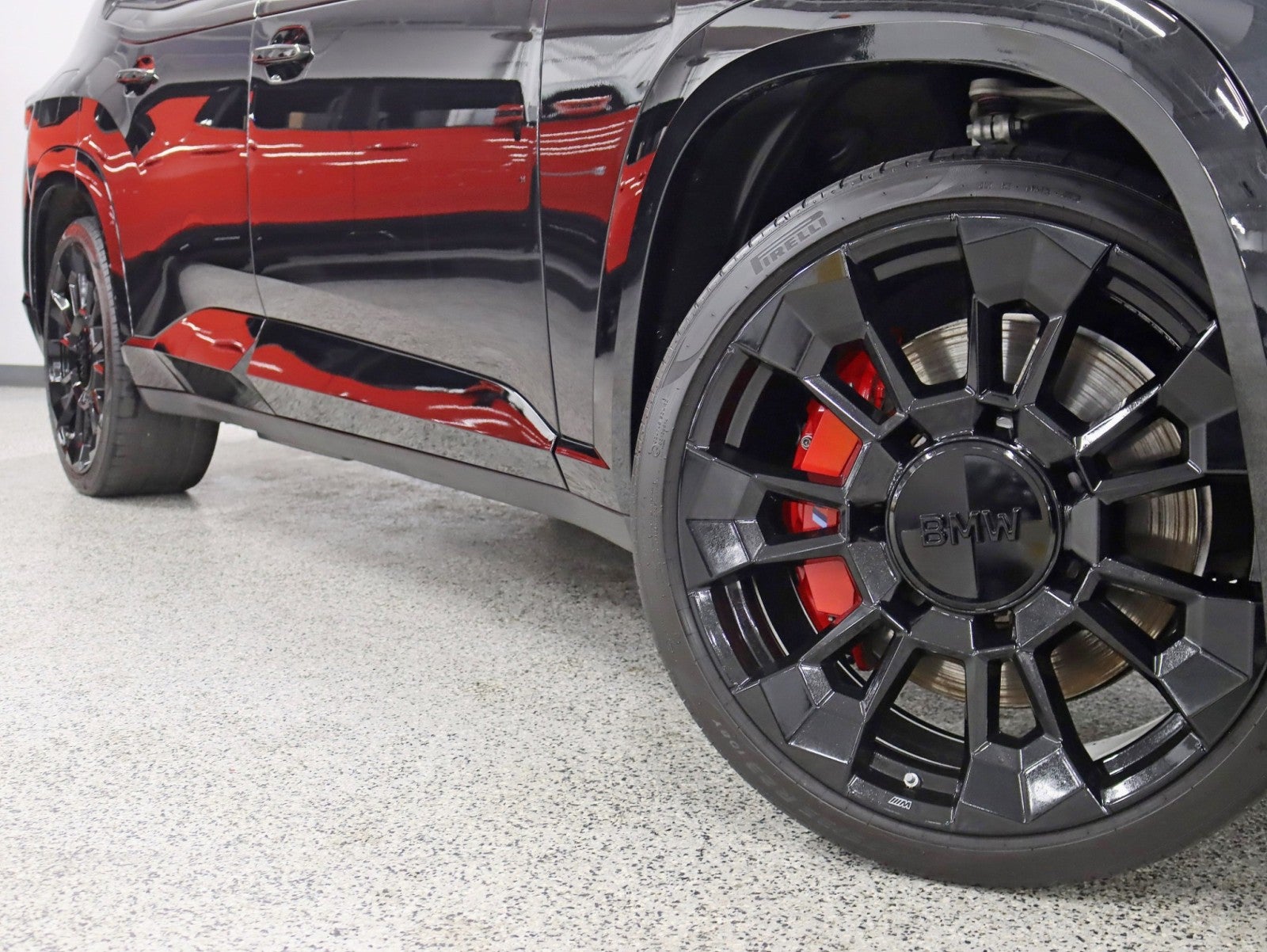 2023 BMW XM Cali Truck Best Color Combo Bowers & Wilkins Diamond Surround Fully Loaded