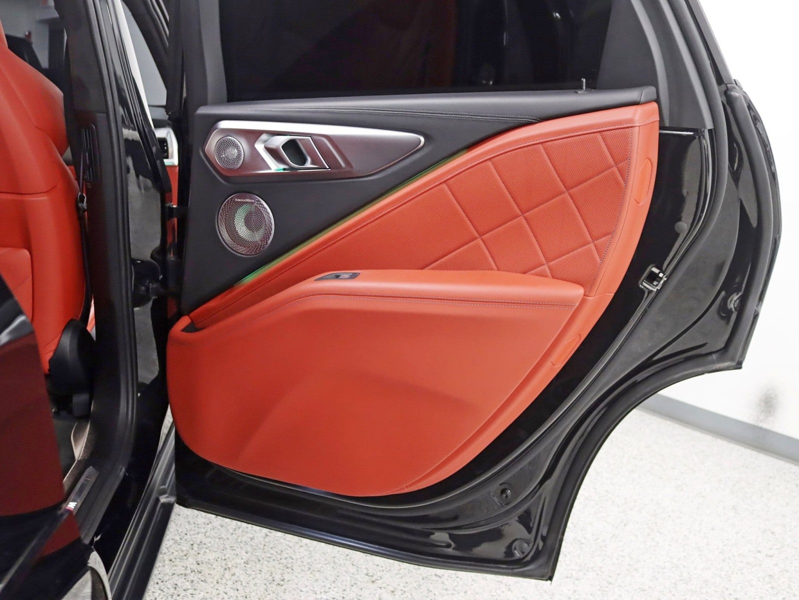 2023 BMW XM Cali Truck Best Color Combo Bowers & Wilkins Diamond Surround Fully Loaded