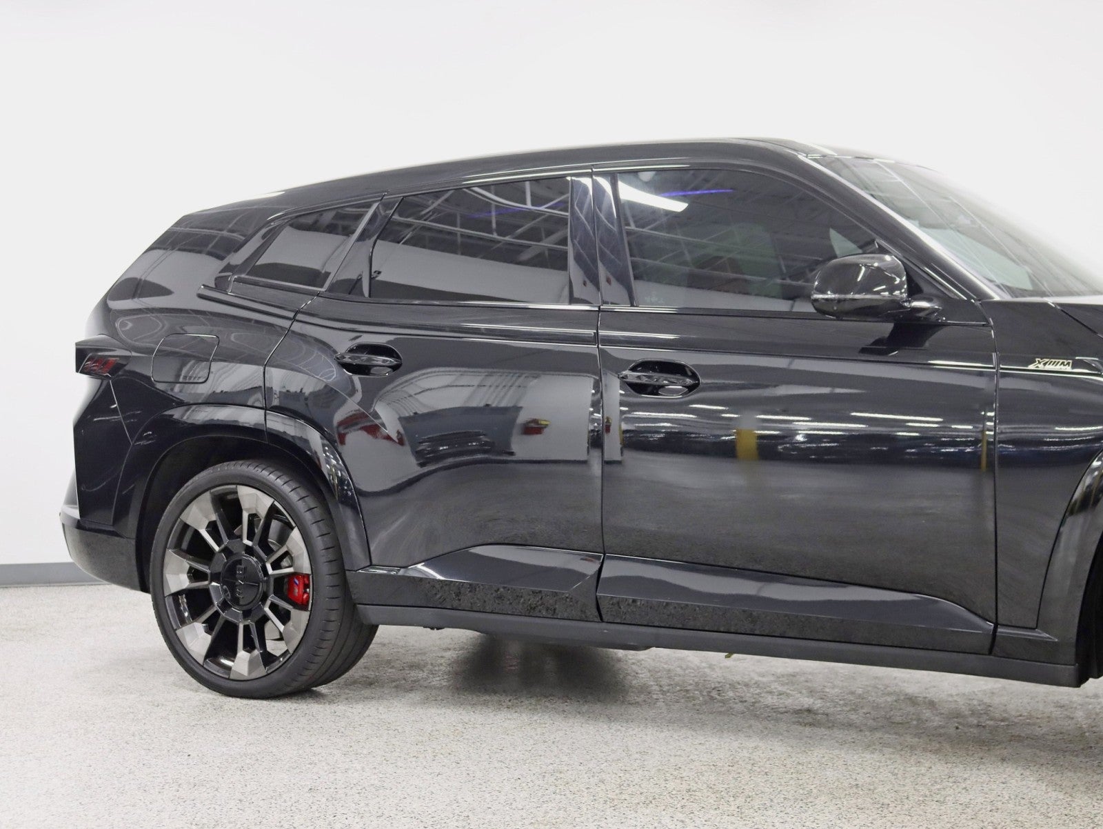 2023 BMW XM 2 Owner Bowers and Wilkins Diamond Surround MSRP Over $165k Loaded