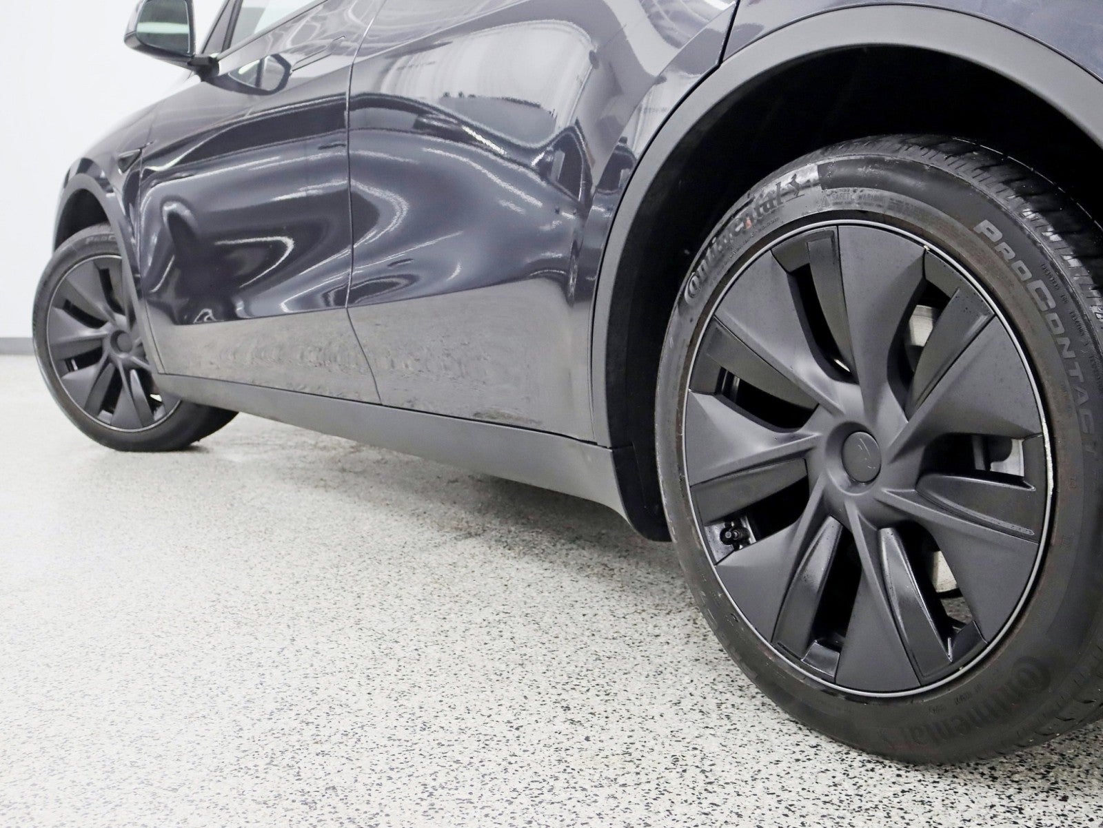 2025 Tesla Model Y Long Range Long Range