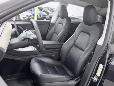 2025 Tesla Model Y Long Range Long Range