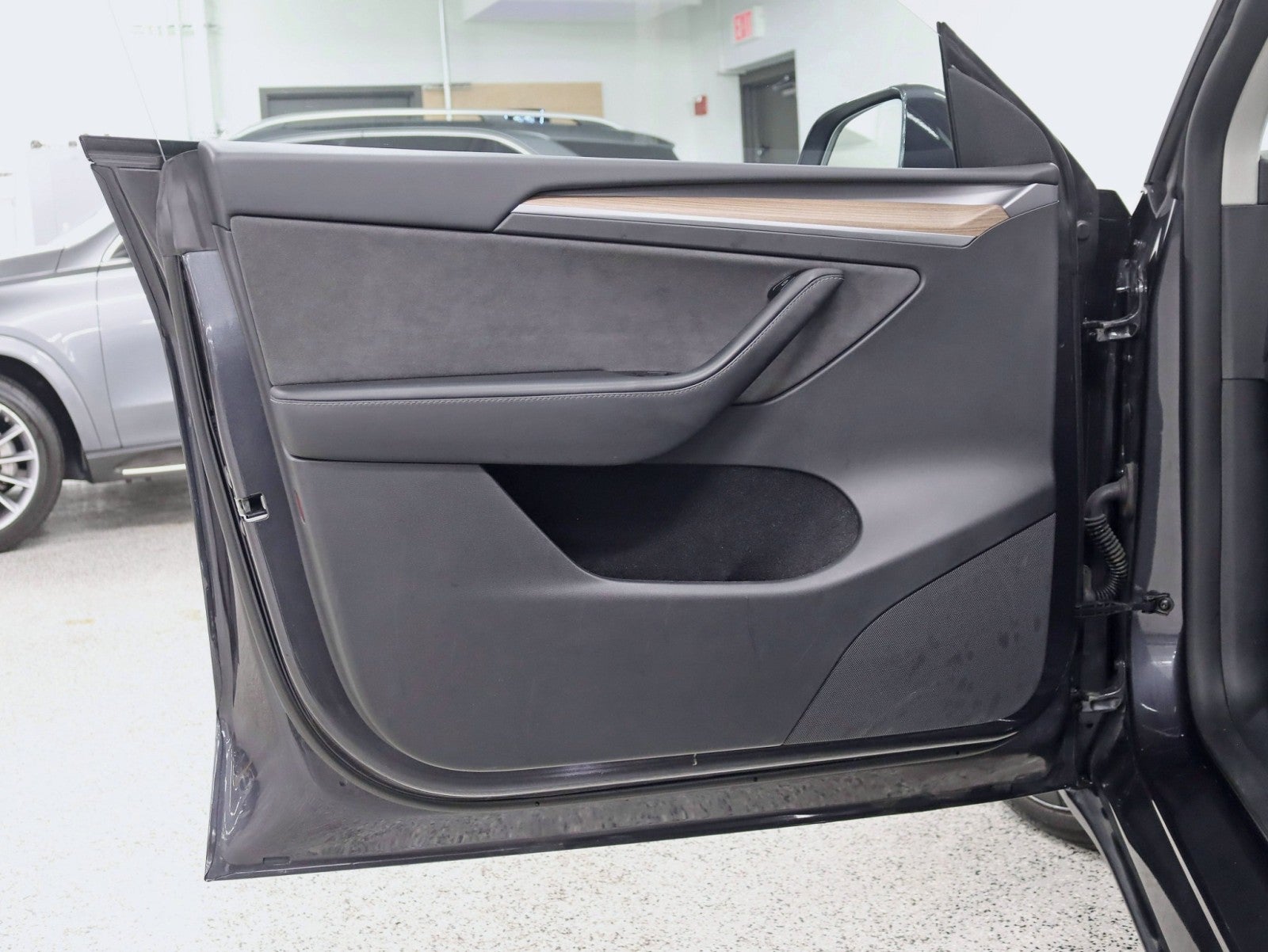 2025 Tesla Model Y Long Range Long Range