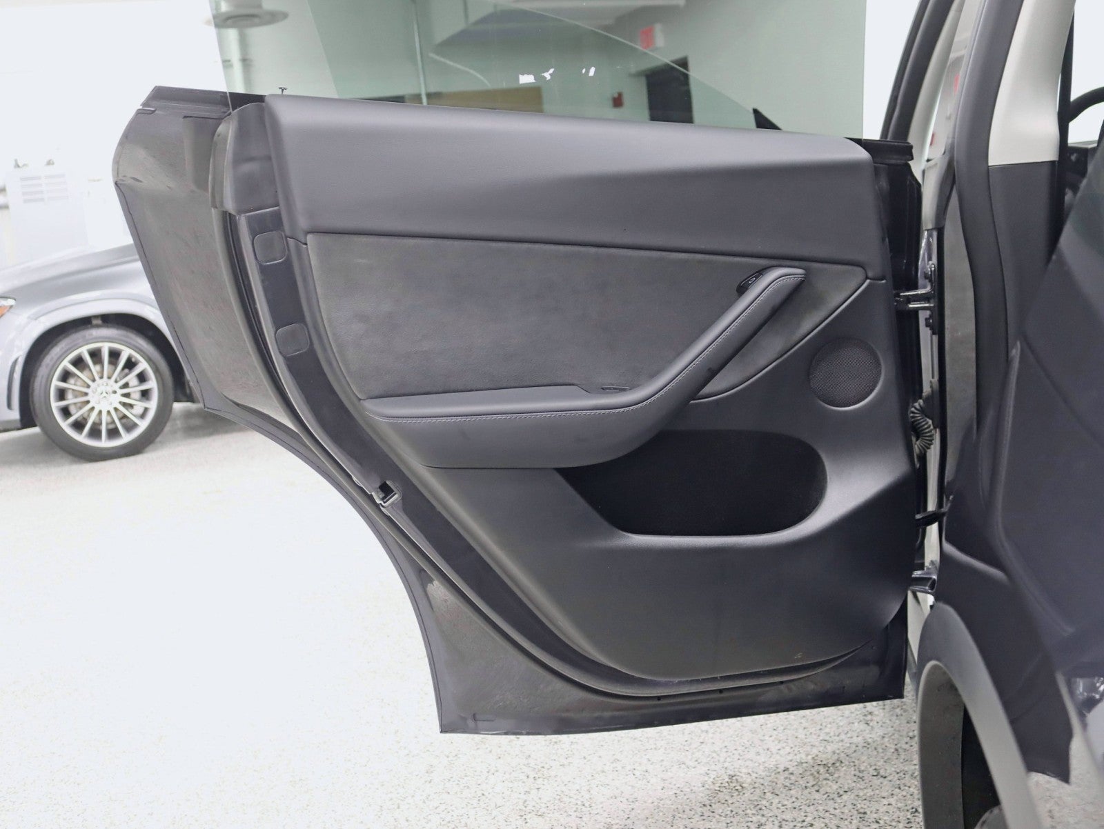 2025 Tesla Model Y Long Range Long Range