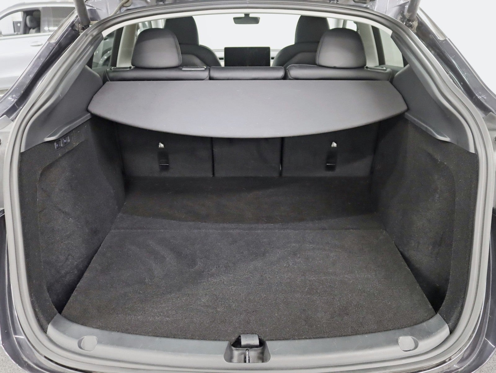 2025 Tesla Model Y Long Range Long Range