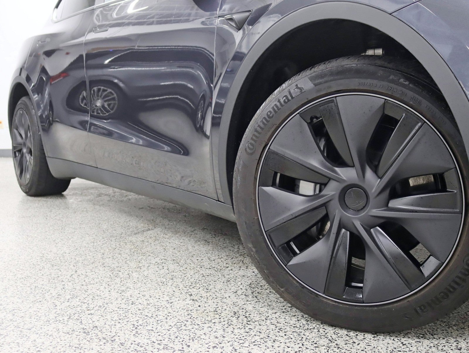 2025 Tesla Model Y Long Range Long Range