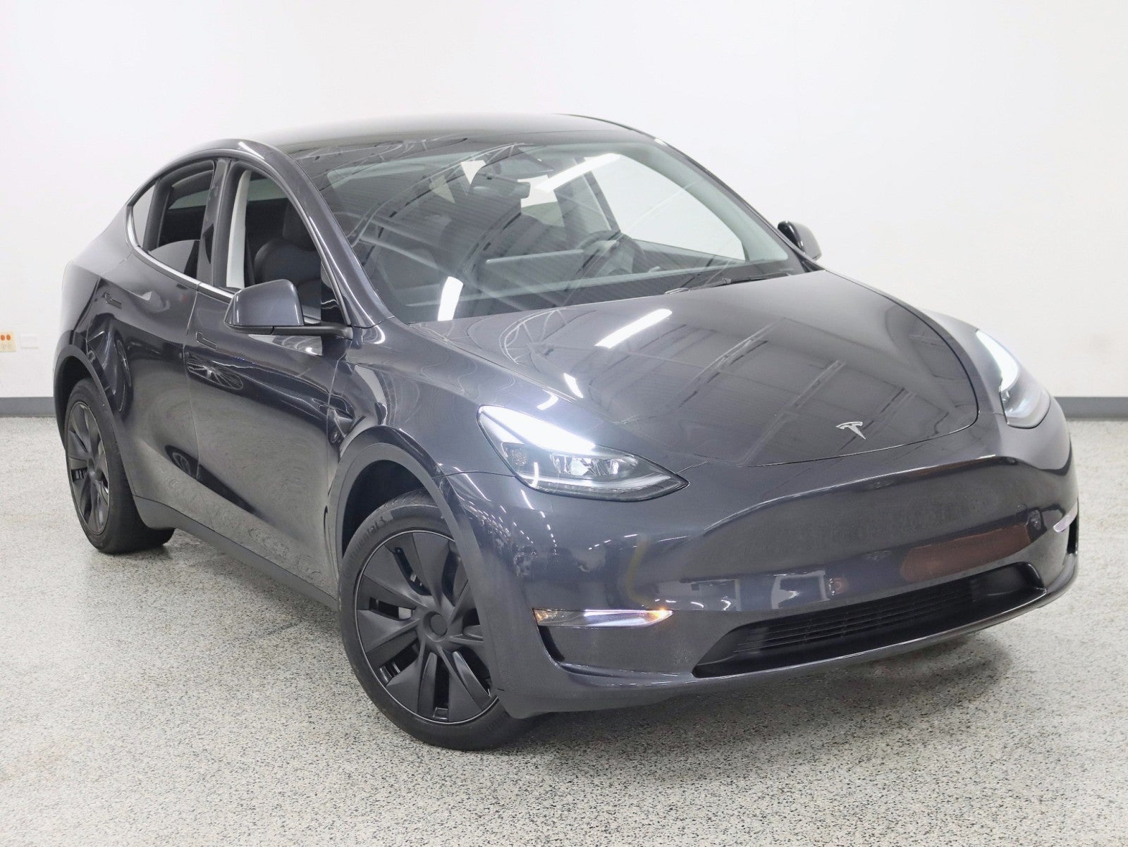 2025 Tesla Model Y Long Range Long Range