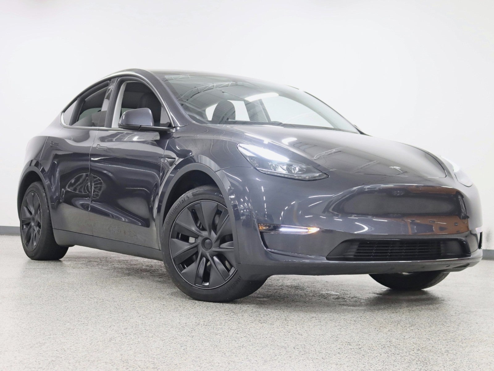 2025 Tesla Model Y Long Range Long Range