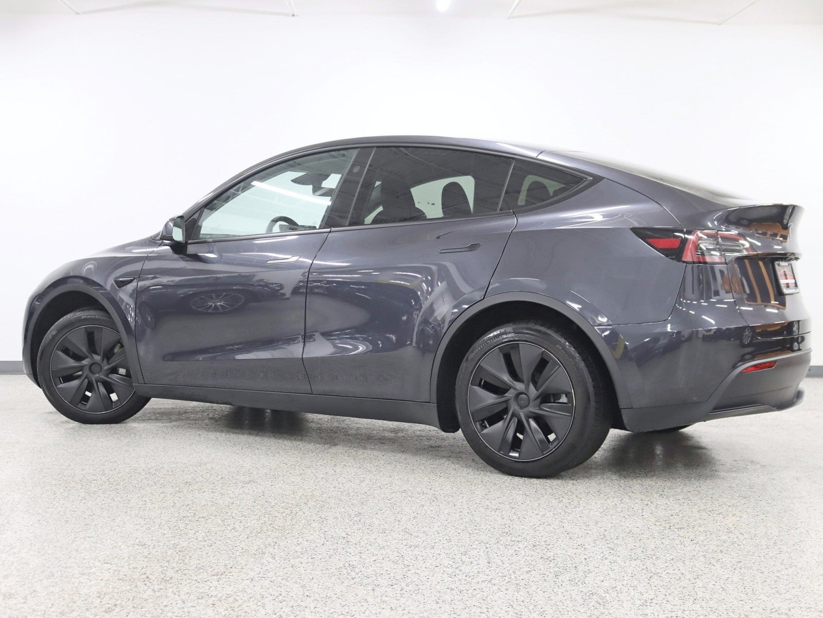 2025 Tesla Model Y Long Range Long Range