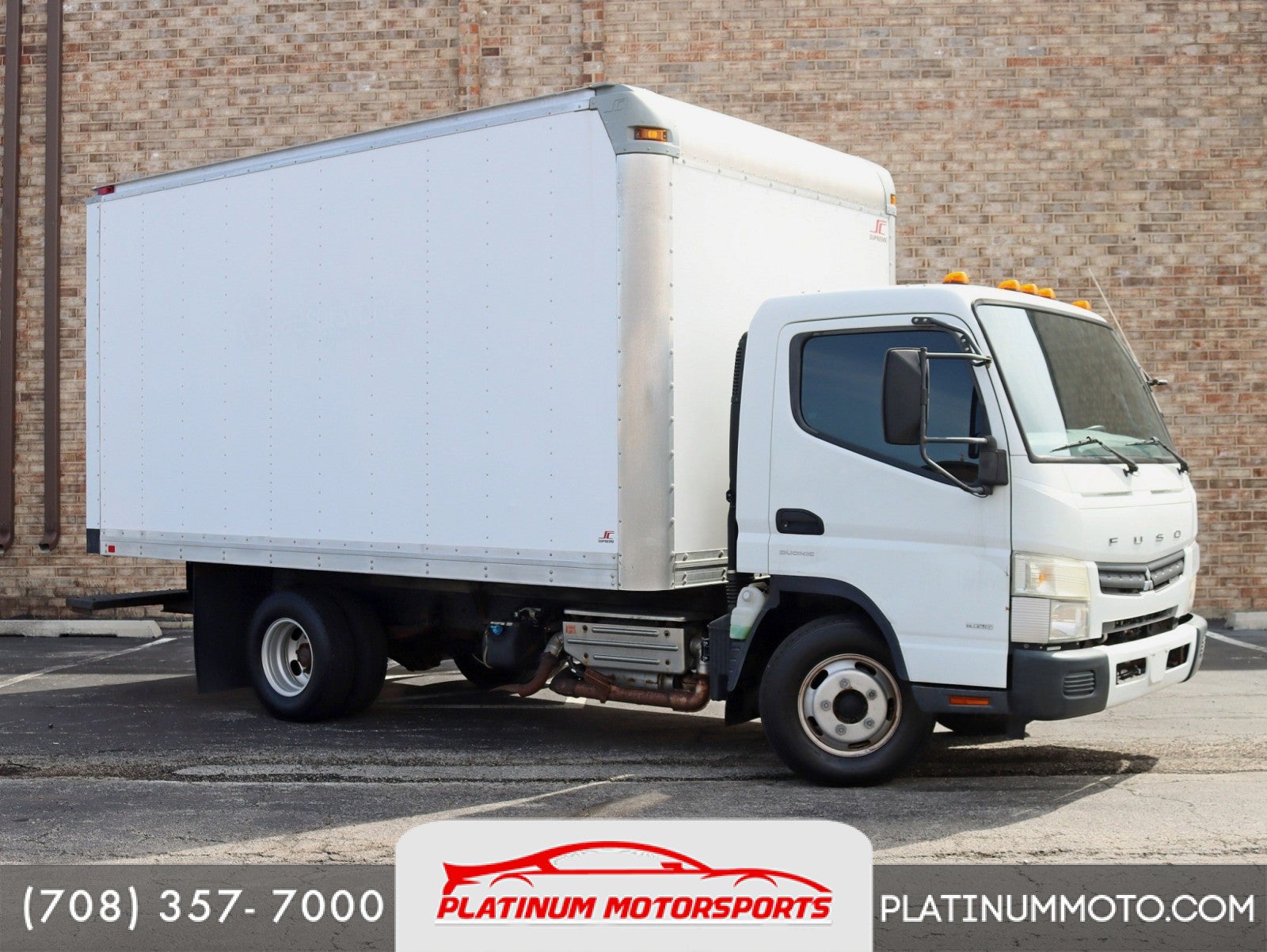 2013 Mitsubishi Fuso 2 Owner 34k miles Box Truck