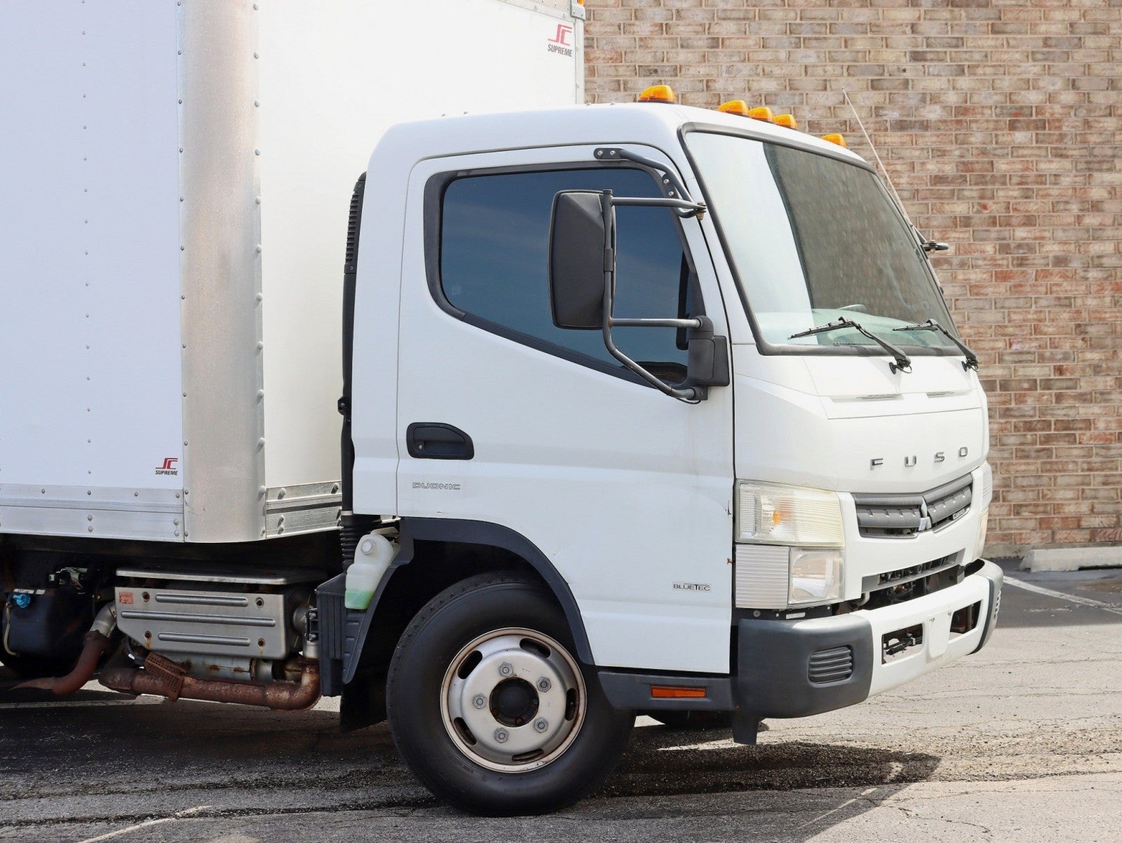 2013 Mitsubishi Fuso 2 Owner 34k miles Box Truck