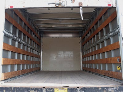 2013 Mitsubishi Fuso 2 Owner 34k miles Box Truck