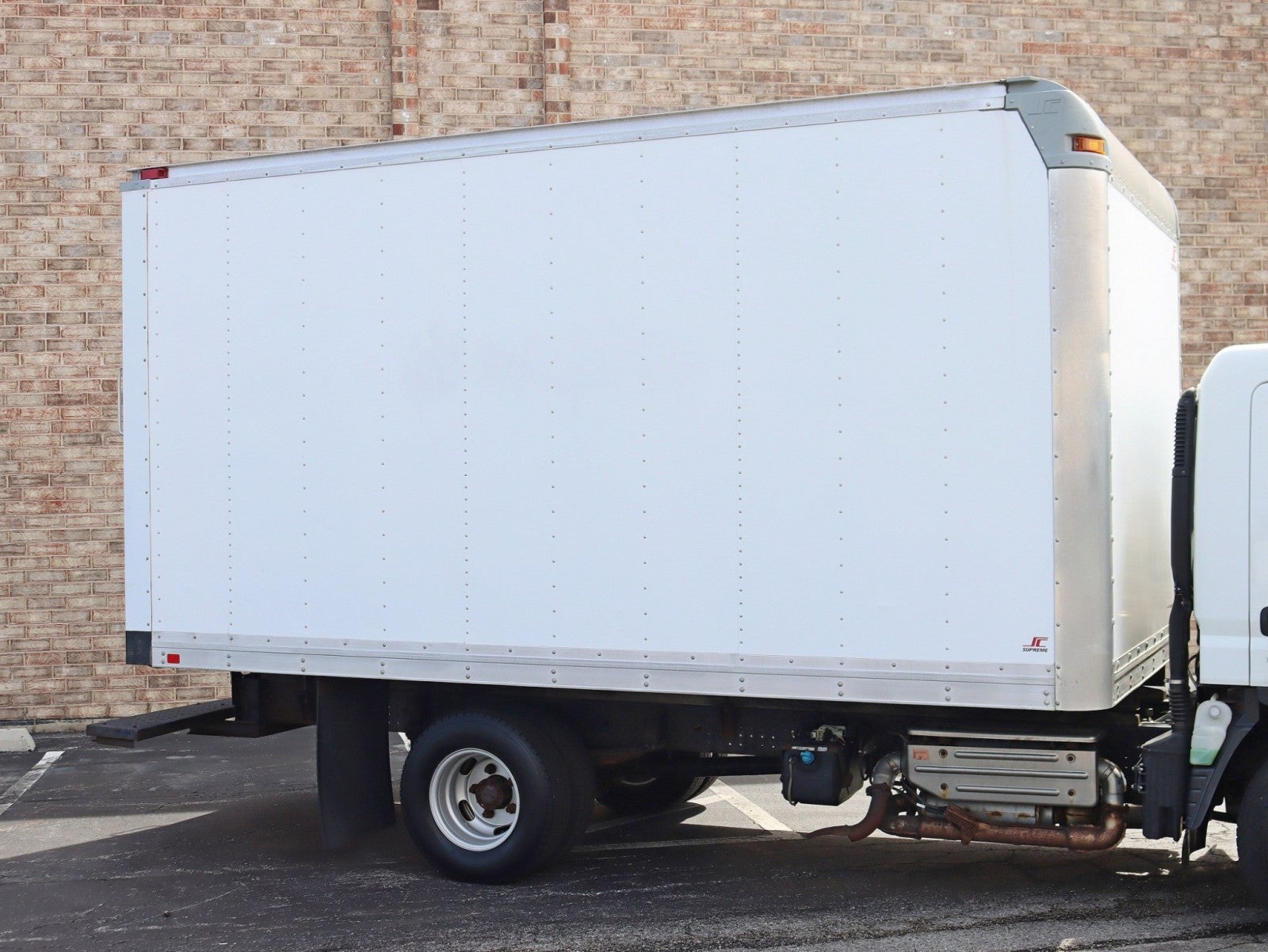 2013 Mitsubishi Fuso 2 Owner 34k miles Box Truck